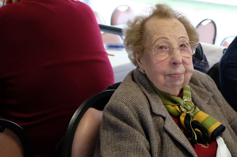 Vous consultez Notre amie Geneviève nous a quittés